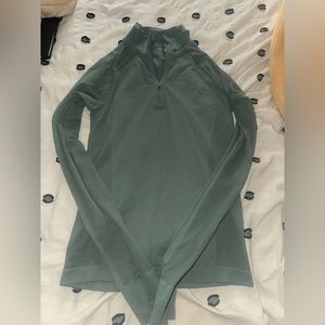 sage green sweaty Betty half zip xs